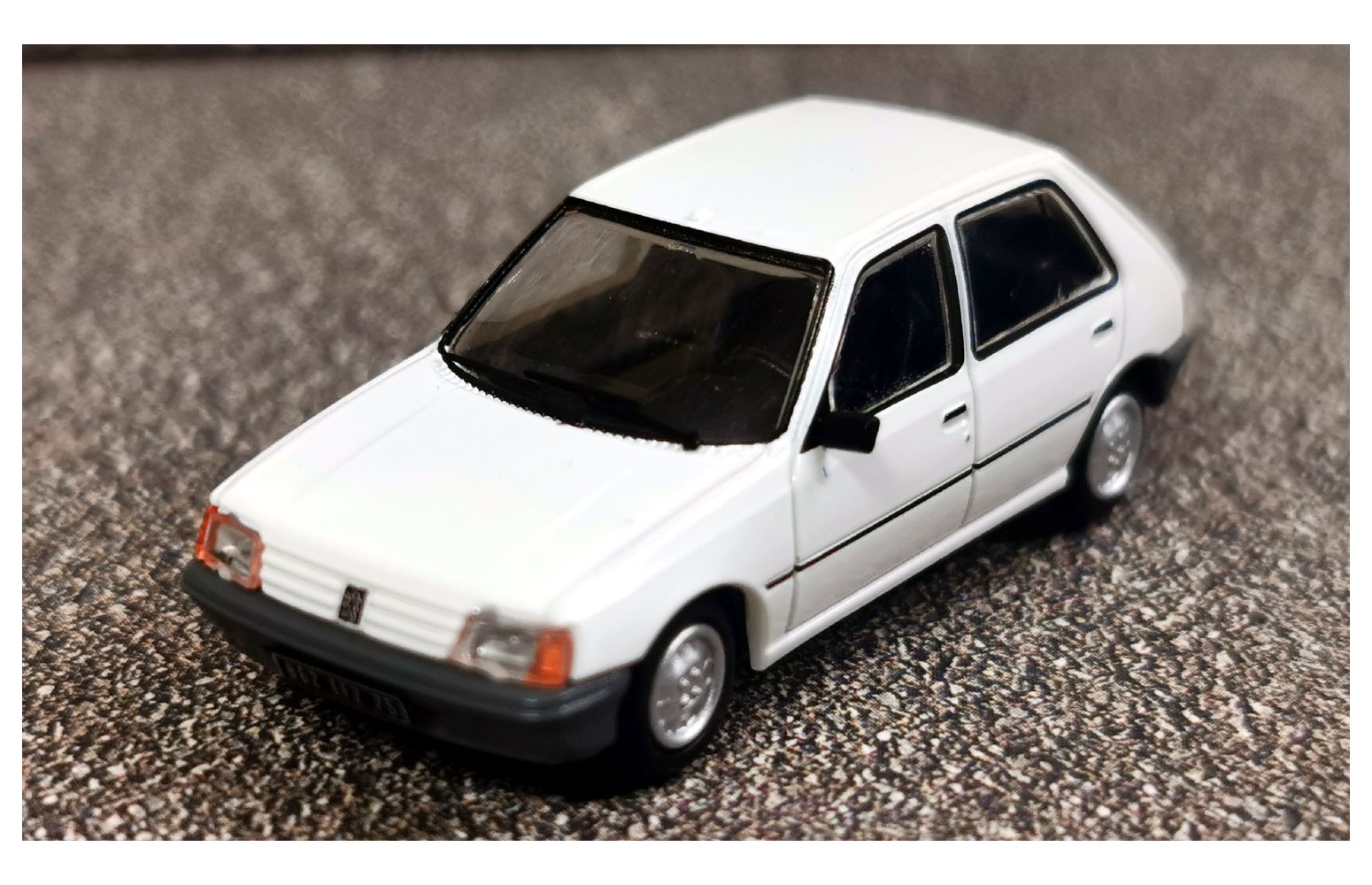 REE MODELES CB-149 Peugeot 205 GE (Bianco) - 1:87