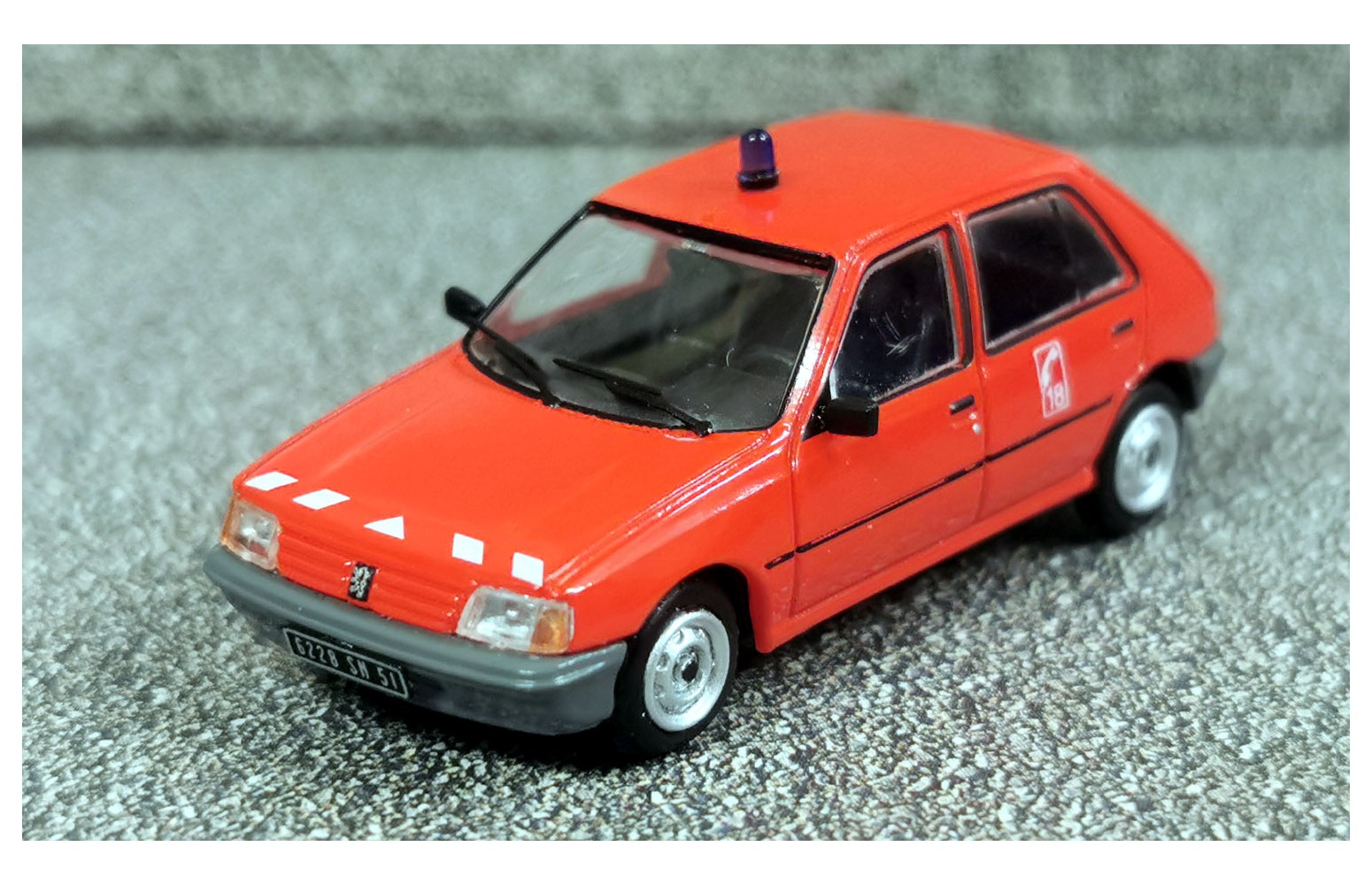 REE MODELES CB-154 Peugeot 205 GE "Pompier 18" - 1:87