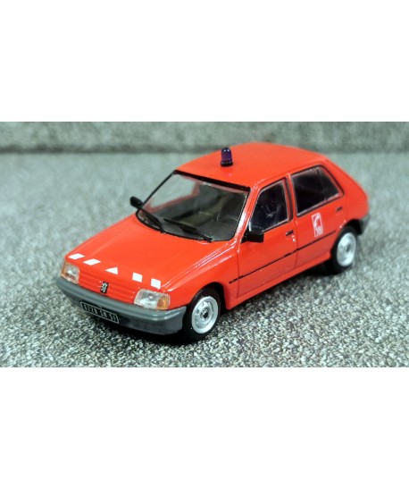 REE MODELES CB-154 Peugeot 205 GE "Pompier 18" - 1:87