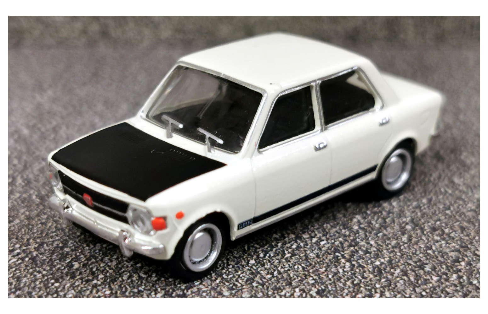 BREKINA 22536 - FIAT 128 (bianco/Nero) - 1:87