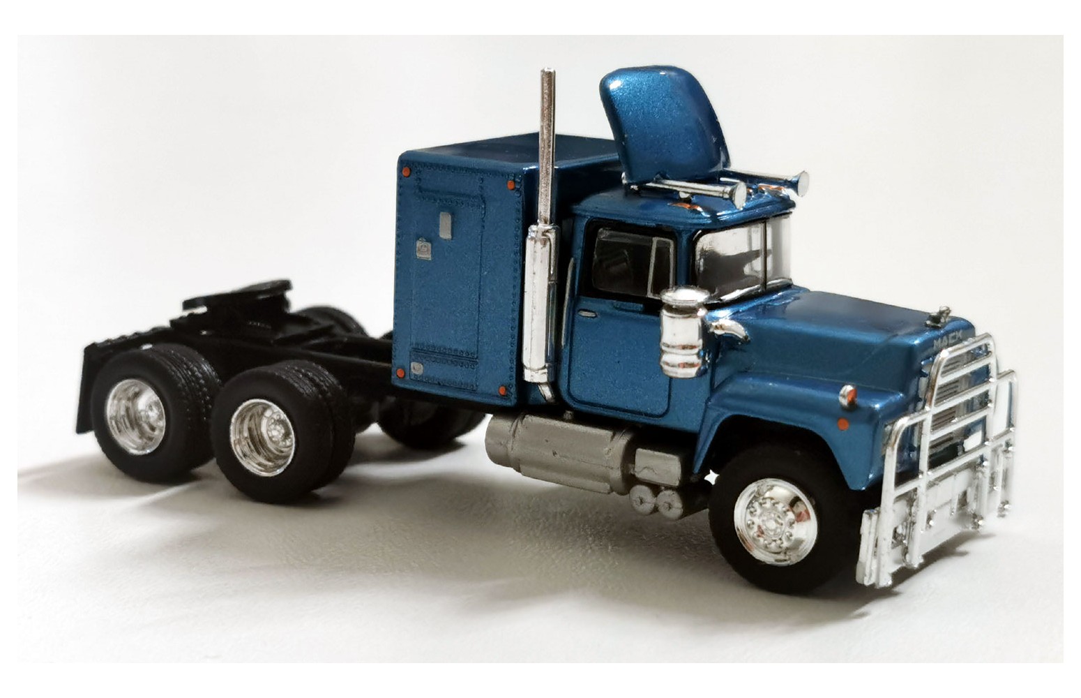 BREKINA 85802 - Mack RS 700 (1966), Blu metallizzato – 1:87
