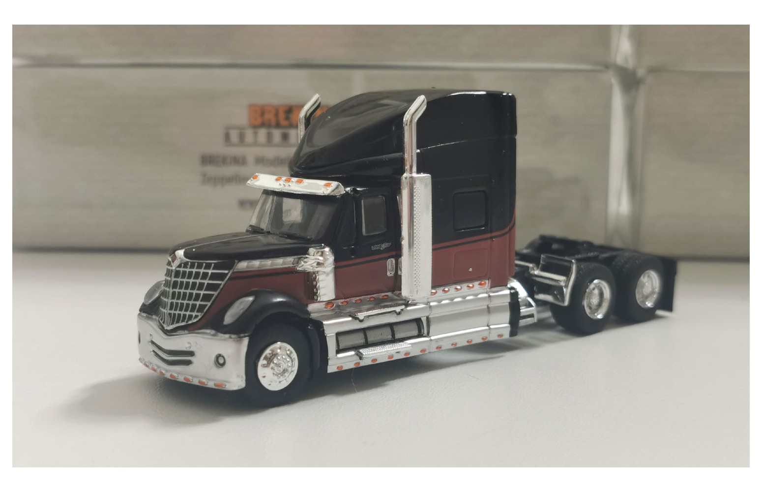 BREKINA 85829 - International Lonestar, Nero/rosso, 2010 - 1:87