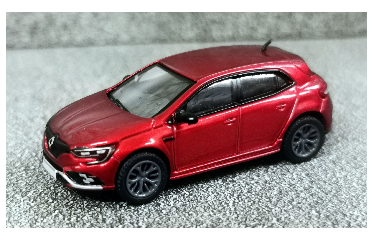 Premium ClassiXXs 870365 – Renault Megane RS, rosso metall. – 1:87