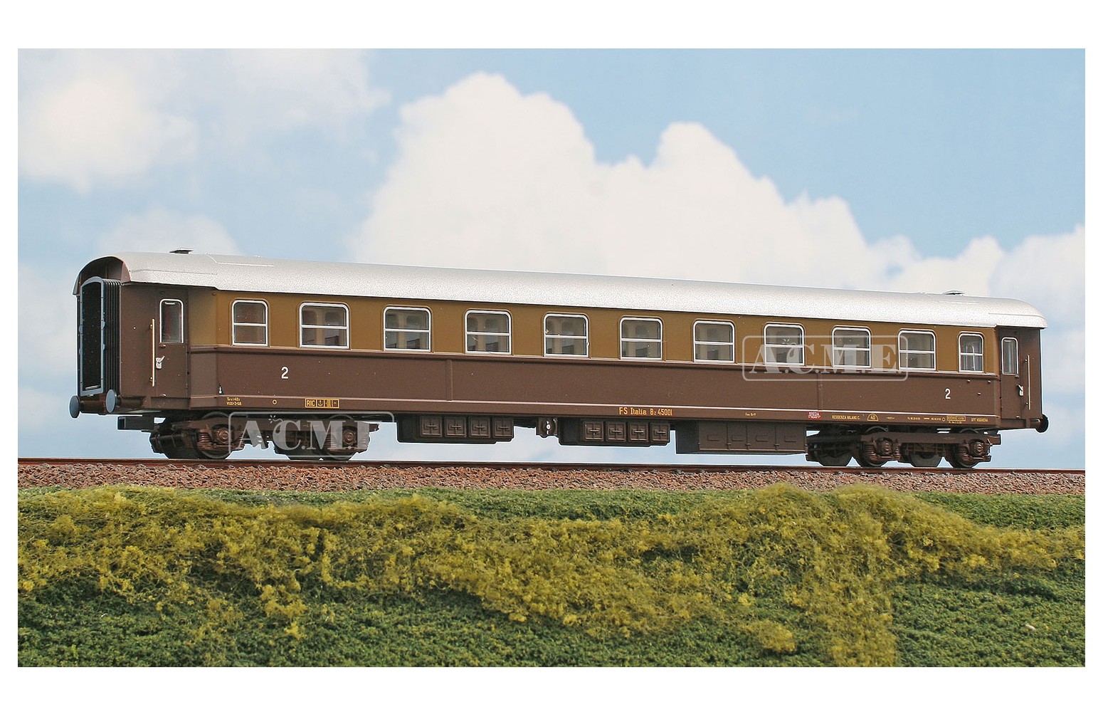ACME H0 50117 Carrozza di 2a cl. Tipo 1957 (Bz 45000) per servizi nazionali e internazionali, FS ep. III