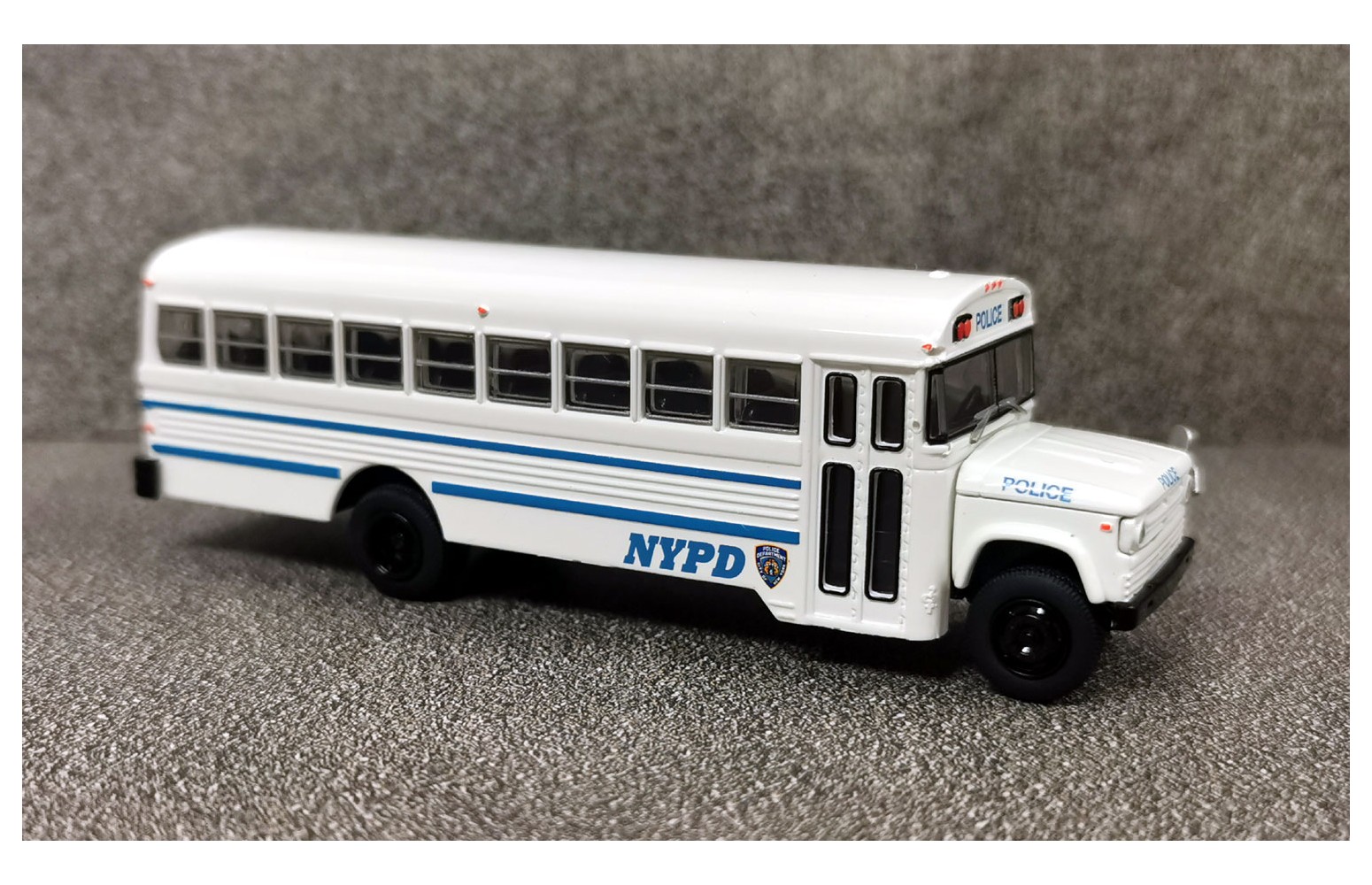 BREKINA 61332 - Dodge S 600 Polizia di New York - 1:87