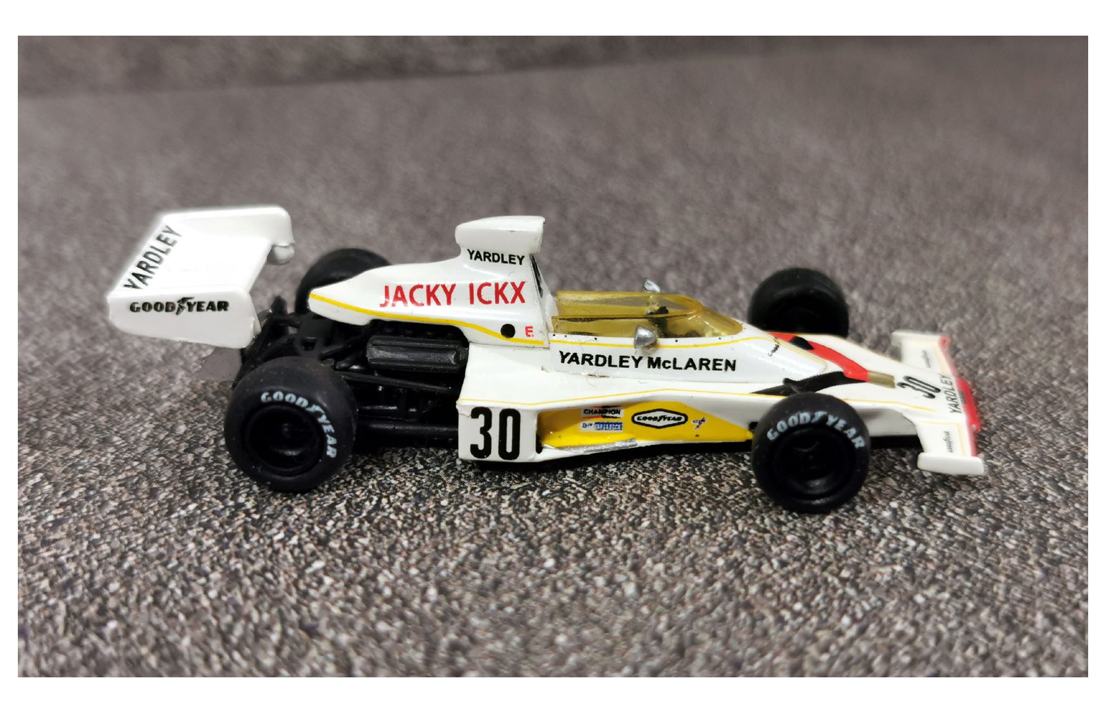 BREKINA 22956 - McLaren M23, Formula 1, J.Ickx - 1:87