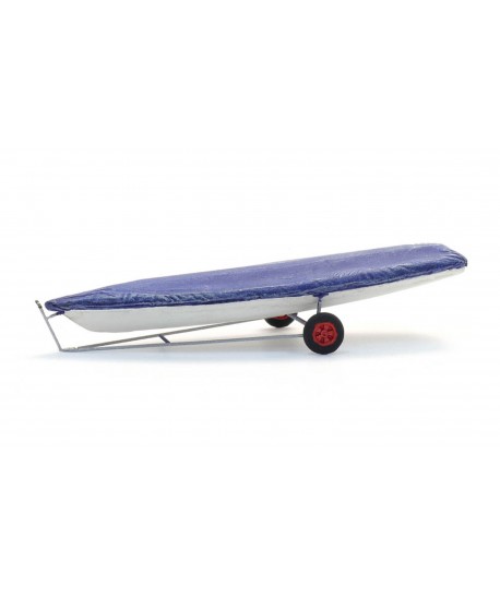 ARTITEC H0 387.594 Laser barca a vela su rimorchio, Resina - 1:87