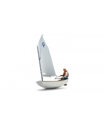 ARTITEC 387.579 - Barca a vela Optimist + personaggio, resina H0-1:87