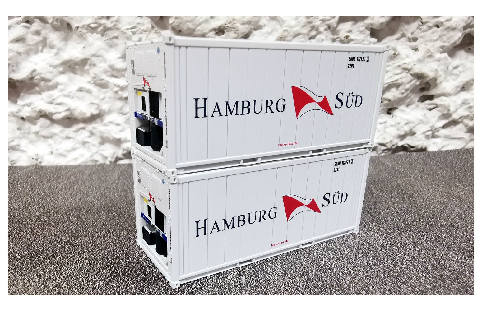 PIRATA PI12308 - Set 2 Container Da 20" Frigo "Hamburg Sud" - 1:87