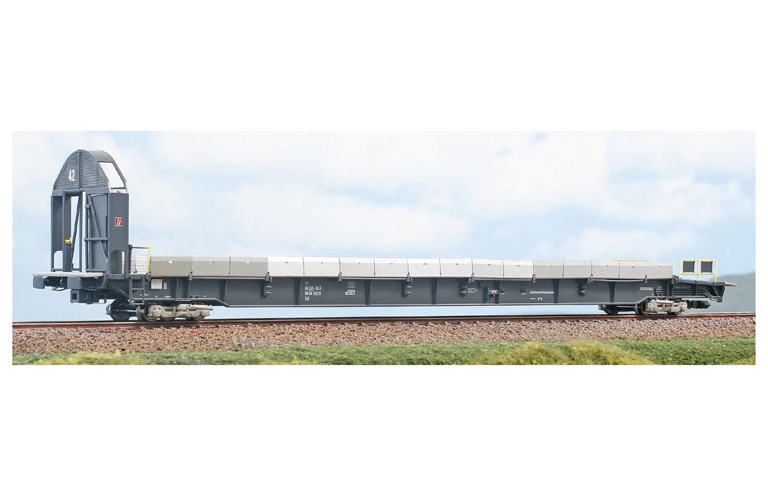NME H0 538600 Carro trasporto auto BLS con arco di protezione, epoca VI