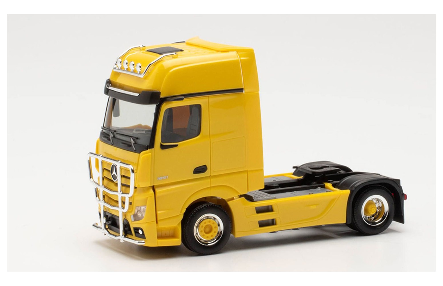 HERPA 311533-004 Trattore Mercedes Actros Gigaspace, giallo traffico - 1:87