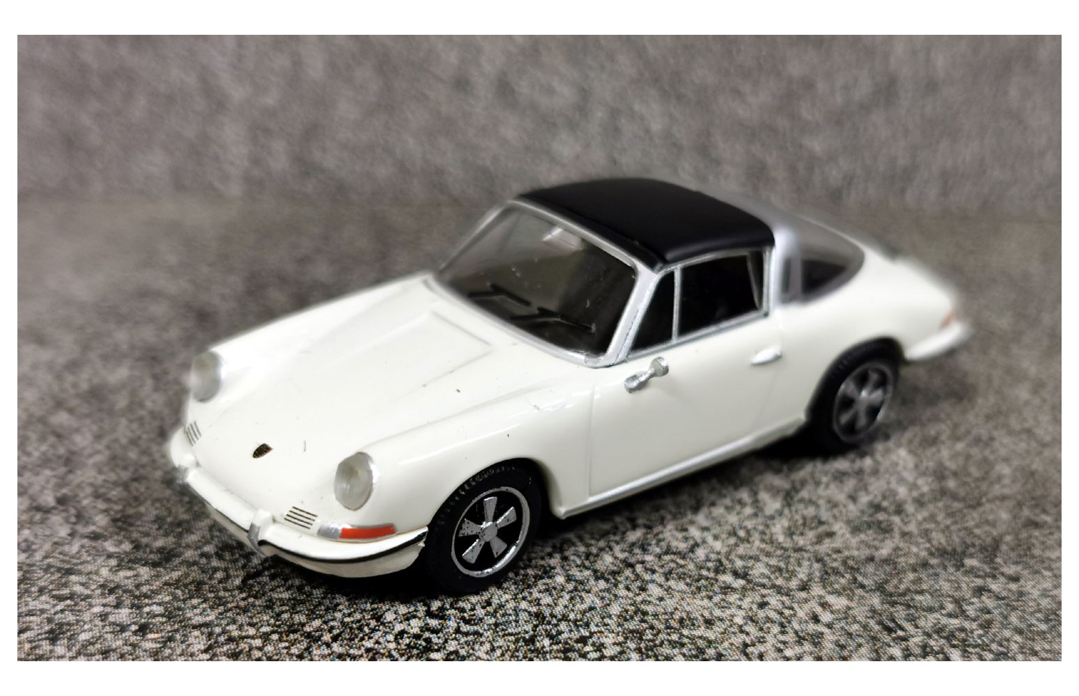 BREKINA 16271 - Porsche 911 targa, (1964) bianco - 1:87