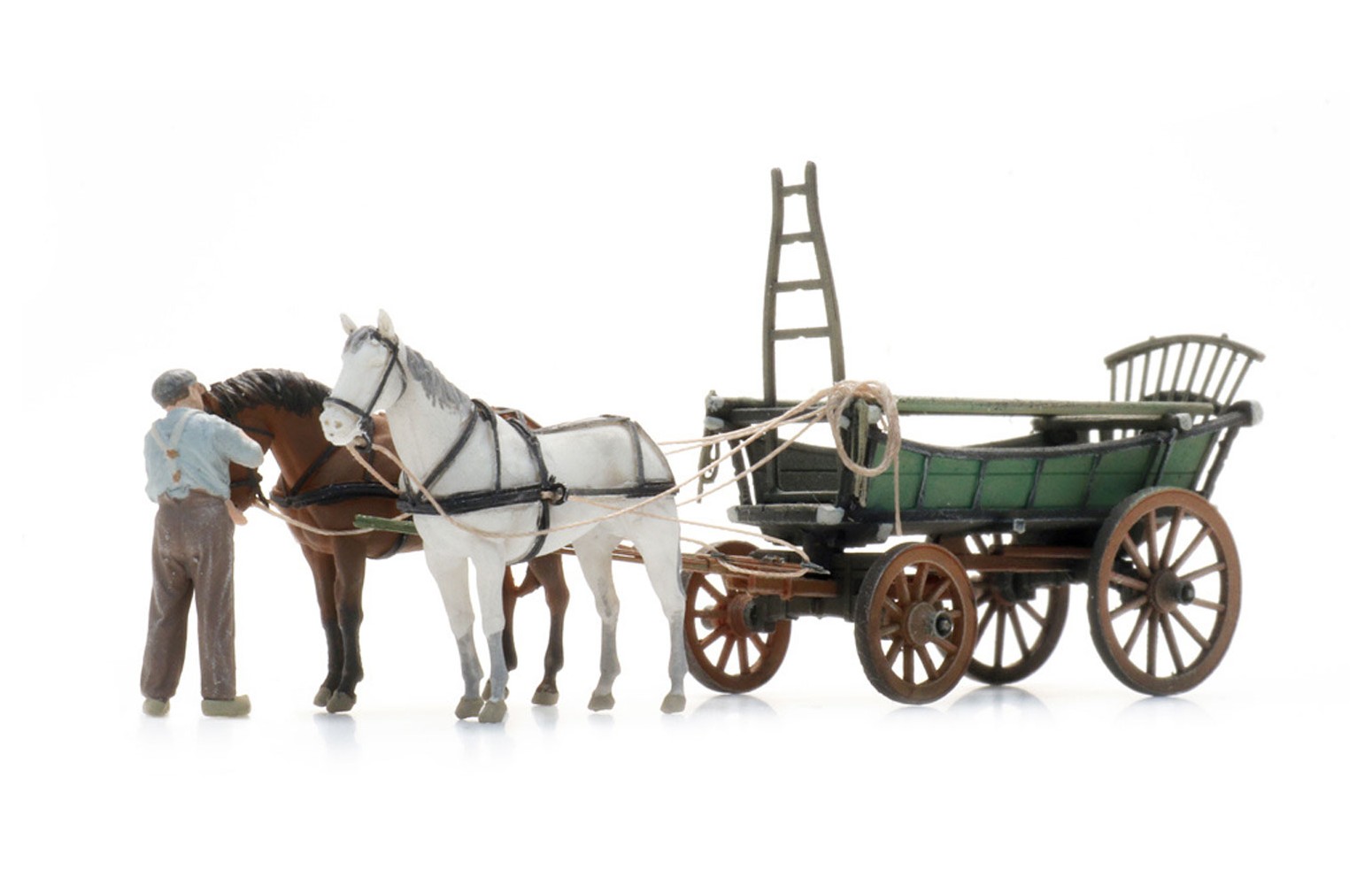 ARTITEC H0 387.599 - Carro da fieno del Nord Europa, con cavalli e figura, resina - 1:87