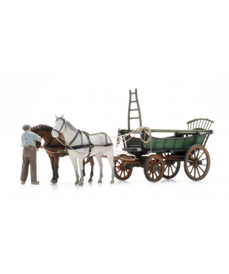 ARTITEC H0 387.599 - Carro da fieno del Nord Europa, con cavalli e figura, resina - 1:87