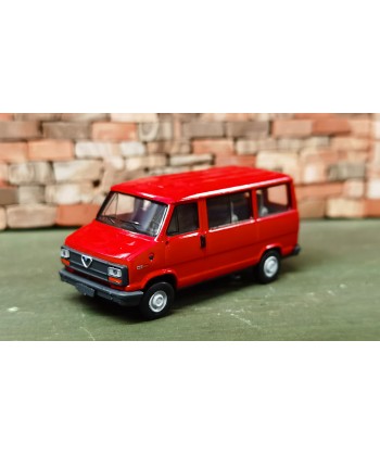 BREKINA 34902 Alfa Romeo AR 6 Bus, rosso (1985) - H0 1/87
