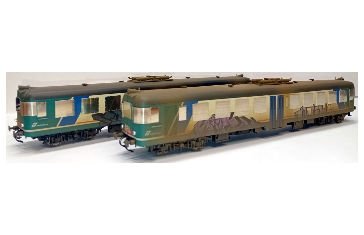 VITRAINS H0 1148 FS set due automotrici Aln 668.1529 + Aln 668.1514 ''Demolende'' - non motorizzate