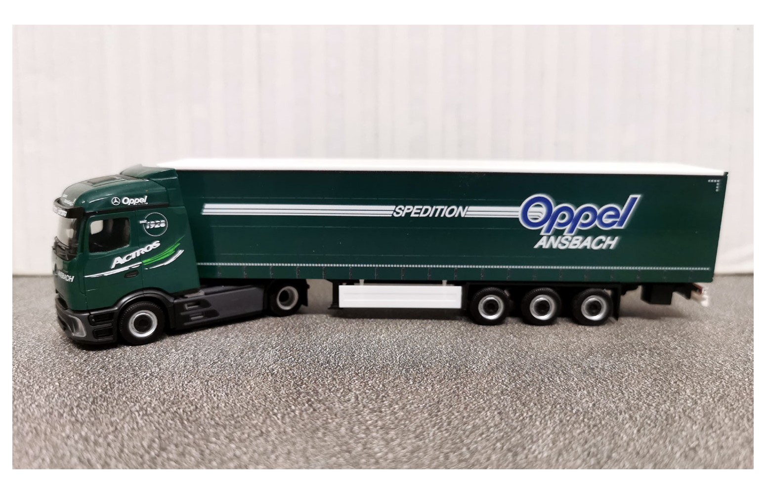 HERPA 319072 - Mercedes Actros Procabin Streamspace con semirimorchio "Oppel Ansbach" 1:87