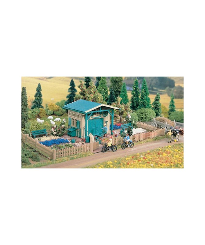VOLLMER H0 3643 – Fabbricato con giardino in kit