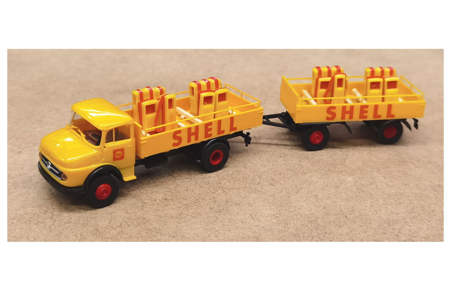 brekina 47126 mercedes L322 shell
