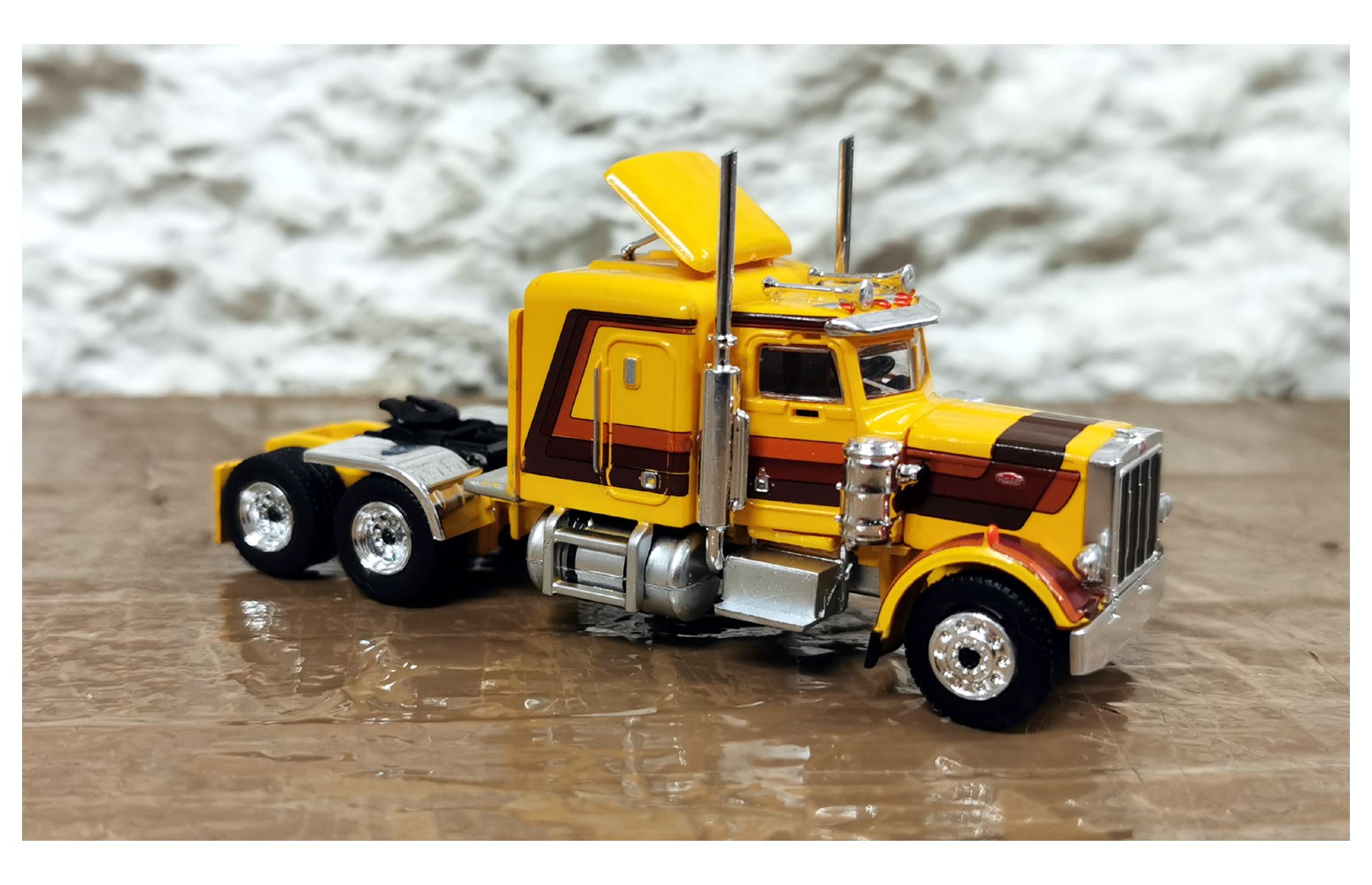 brekina 85703 peterbilt 359