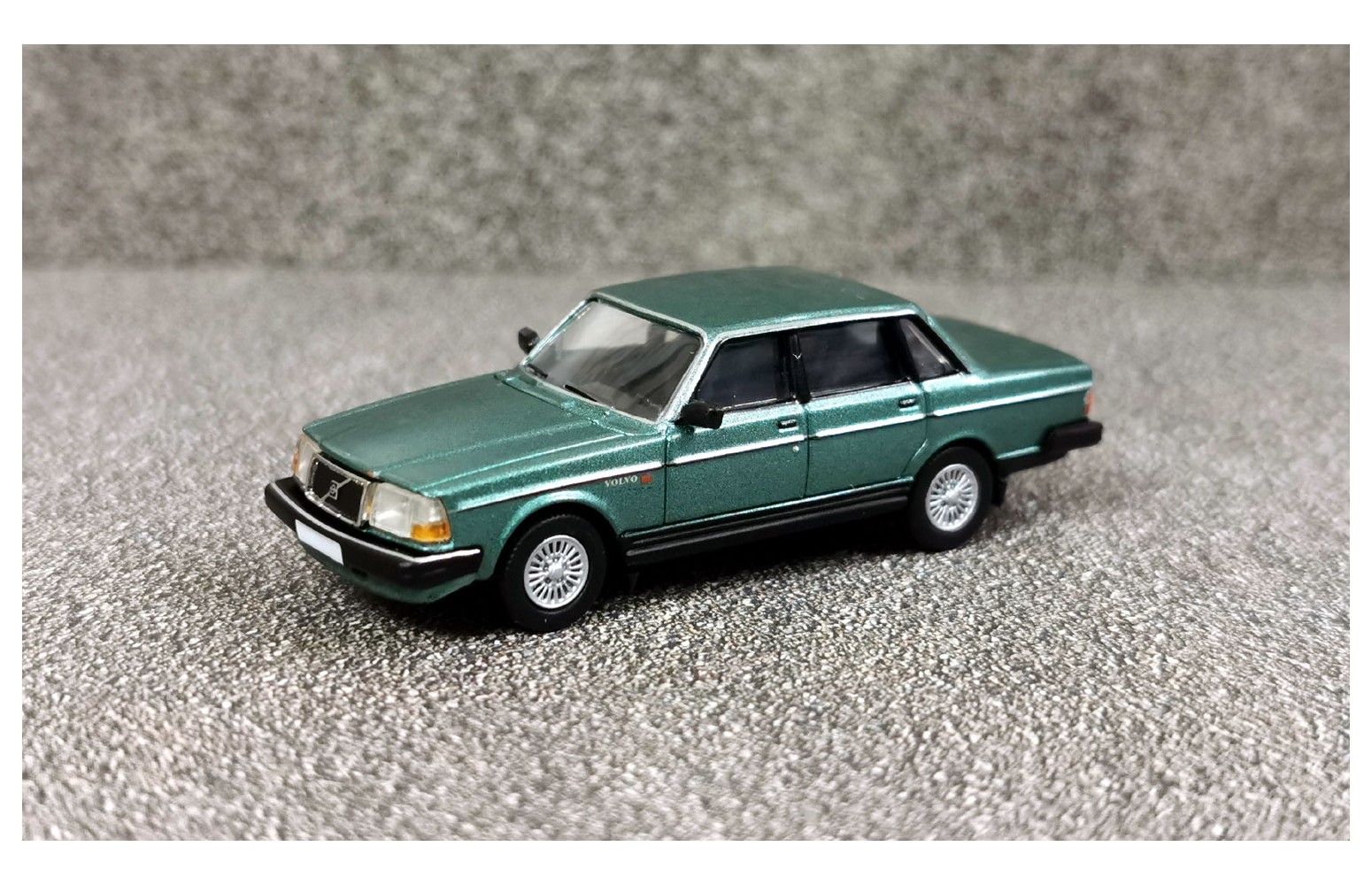 pcx870419 volvo 240