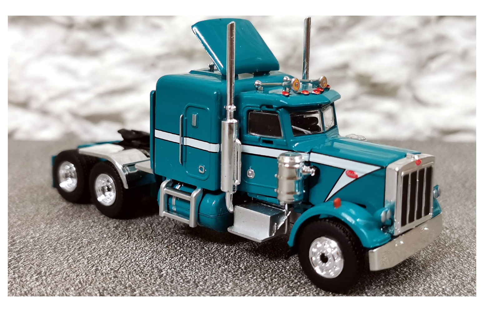 brekina 85710, peterbilt 359