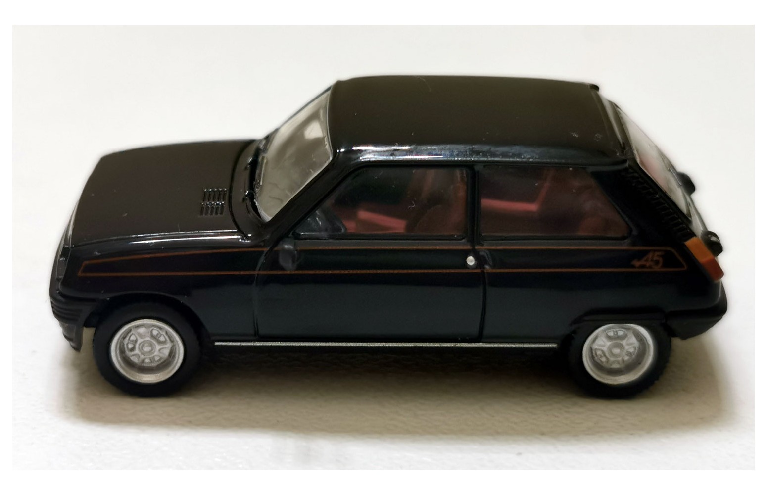 Premium ClassiXXs 870509 - Renault 5 Alpine (Nero 1980) – 1:87