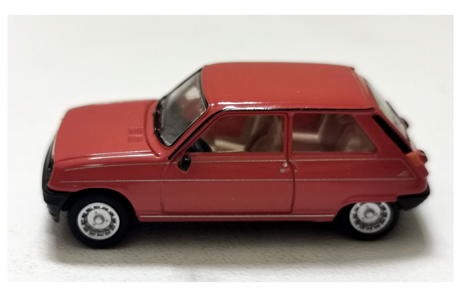 Premium ClassiXXs 870510 - Renault 5 Alpine (Rosso 1980) – 1:87