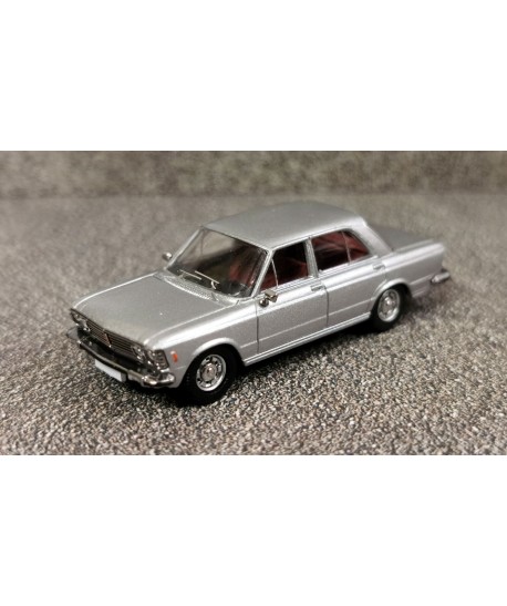 Premium ClassiXXs 870637 - Fiat 130 (Argento) – 1:87