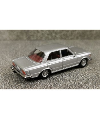 Premium ClassiXXs 870637 - Fiat 130 (Argento) – 1:87