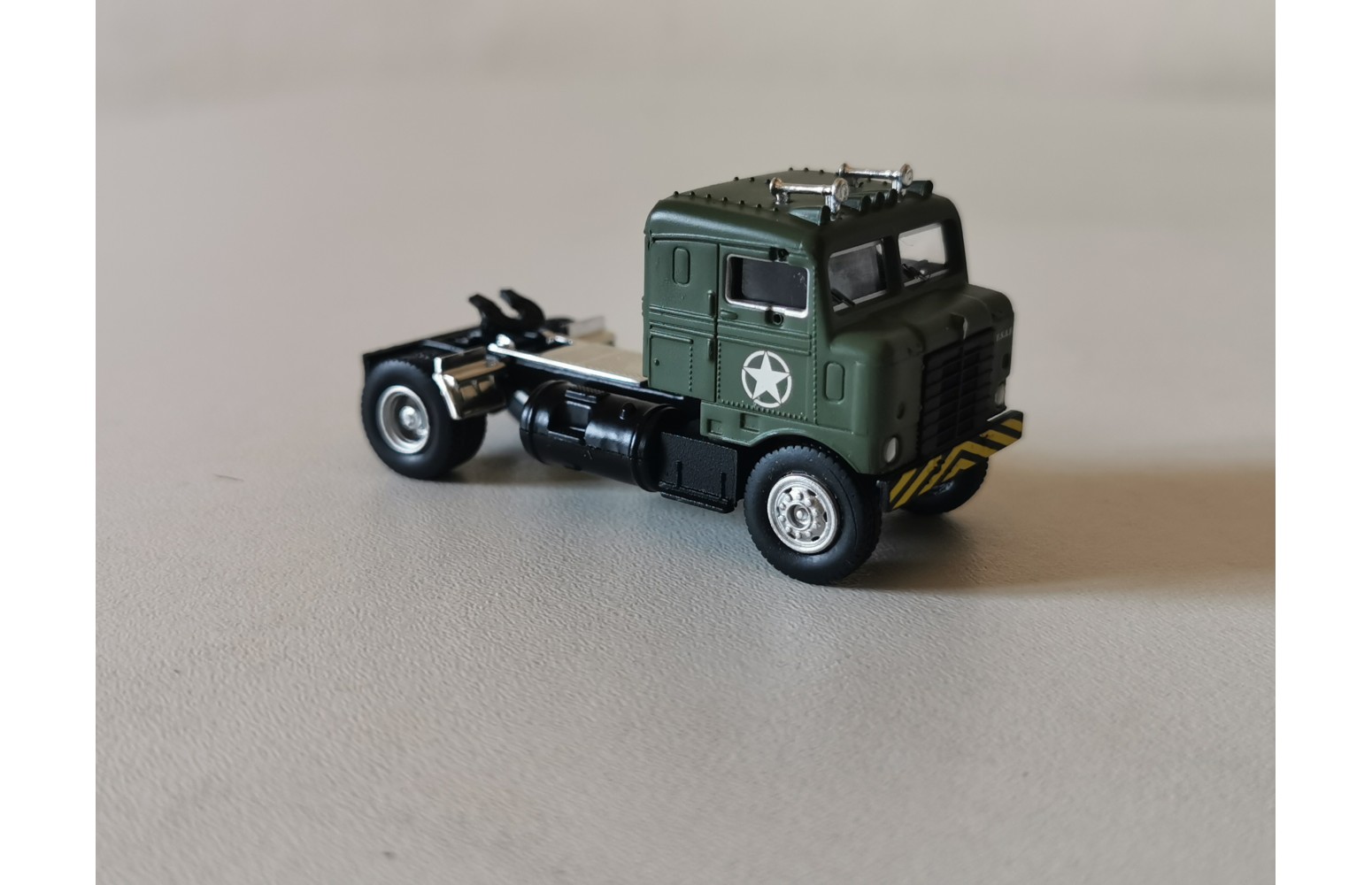 BREKINA 85954 - Kenworth Bullnose " USAF " – 1:87