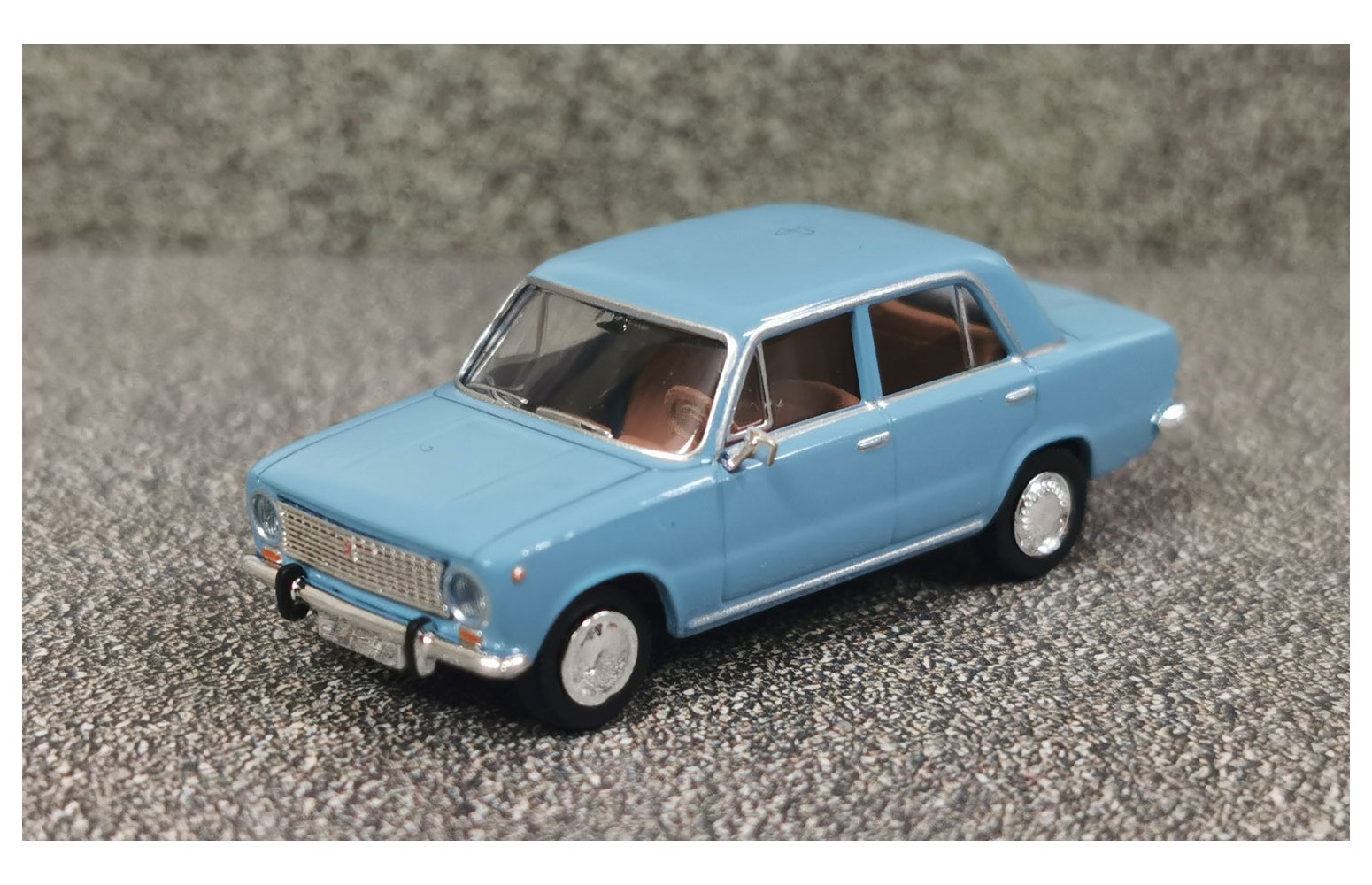 BREKINA 22416 - FIAT 124, azzurro - 1:87
